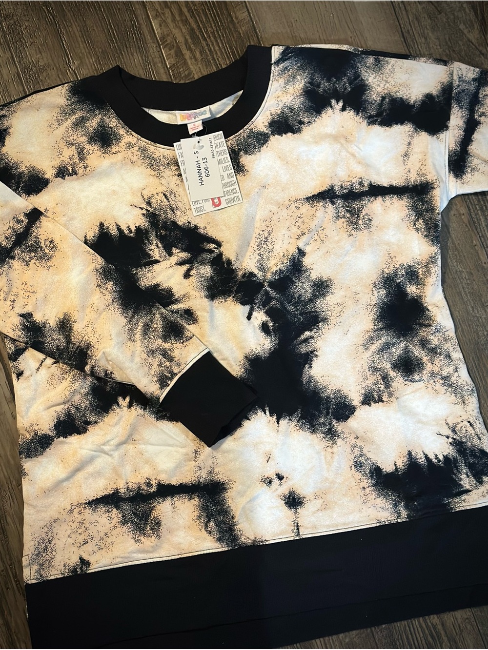 LuLaRoe Hannah Sweatshirt